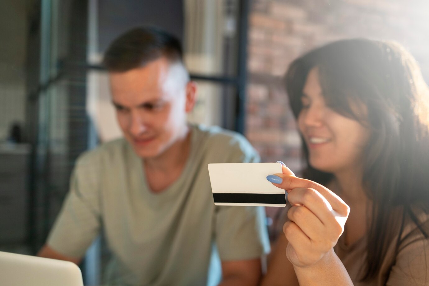 Personal Loan vs Credit Card: Which is Better for Short-term Financing?